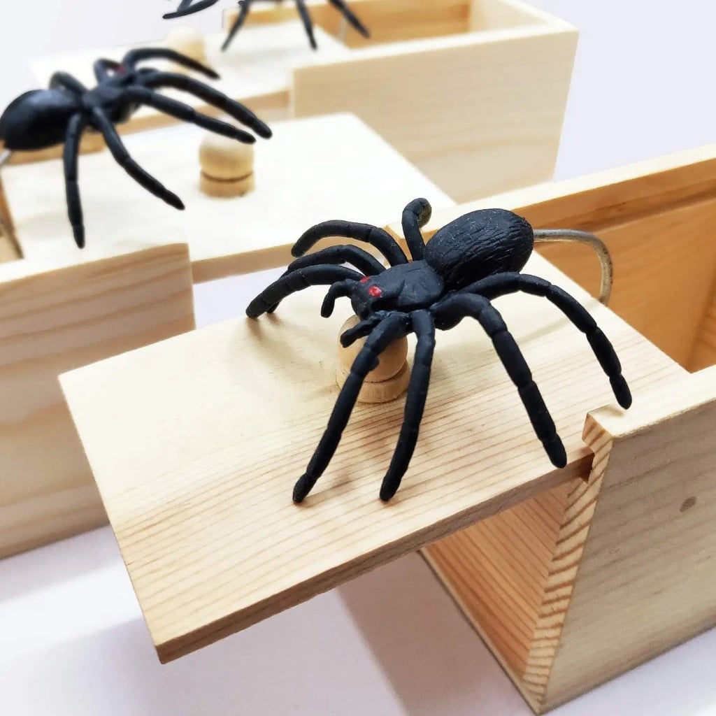 Halloween Gag Gift Prank Box with Pop-Up Spider Surprise for Party Tricks and Practical Jokes